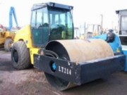 Compactor bila-pneuri LOUYANG L214 NOU